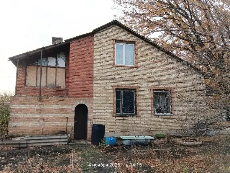 Продам 2х этажный дом

🌇Донецк на 29 шахте (ориентир ул. Победителей / заборовского)📌

🔹Плошадь 126м. Кв. , три спальни и зал, камин. Кухня 15м. Кв.
🔹Удобства.
🔹Три балкона, зимний сад.
🔹Котел парапетный (твердотопливный длительного горения).
🔹Три входа в дом.
🅿Гараж.
🌎Участок 8 соток. Яма. Два заезда во двор (двое ворот).

💰Цена 3 600 000 руб. Торг

📲☎+7 949 470 04 83 (Феникс),
📲☎+7 949 796 89 69 (Миранда).
Ан анна

Подписаться  |  📩дать объявление
📲Наш max - фотография - 1