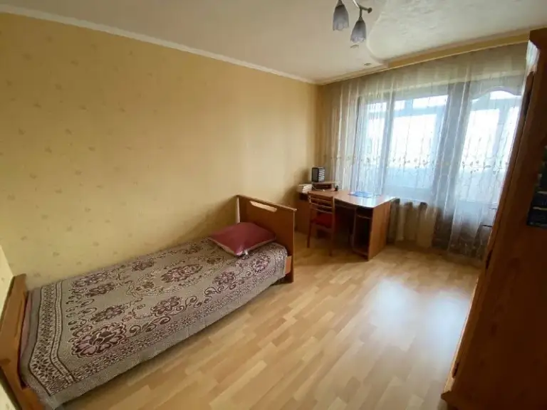 Продажа 3х комнатной квартиры на гладковке киевский район донецка!

Ан «статус» - твой выбор в мире недвижимости!🤝

📍Донецк, савченко 19 гладковка
Киевский район

✅Общая площадь квартиры: 70м2
✅Вода есть (идёт стабильно)
✅Хорошая локация, рядом расположено все для комфортной жизни(школы, магазины, детские садики)
✅Удобный район с хорошей транспортной доступностью
✅Две просторные лоджии

💸Цена: 4 500 000 рублей

☎️+79493851185
📞+79496455686

Принимаем звонки в любое время! - фотография - 3