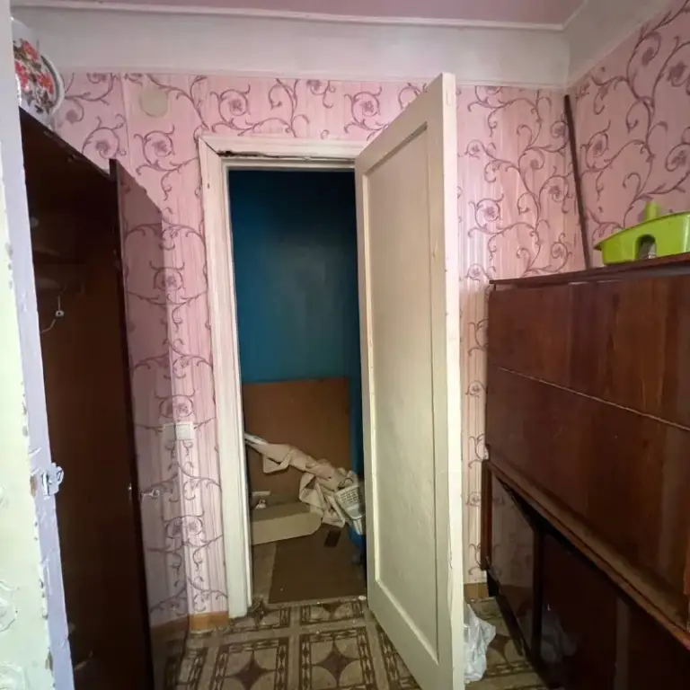Продажа 2х комнатной квартиры

🌇Донецк, пролетарский район,
Ориентир - "объединенный" рынок, улица буденновских партизан 83.📌

🏢Этажность - 1/5
✅Общая площадь - 44 м2
✅Две кладовки
✅Газовая колонка
💦Вода по графику
📑Документы рос. Образца готовы

📍Рядом с домом: рынок "объединенный", супермаркеты, банк и т. Д. Отличная инфраструктура.

💰Цена: 2 600 000 рублей 🔥

📲☎️+7 (949) 513 13 00

Подписаться  |  📩дать объявление
📲Наш max - фотография - 6