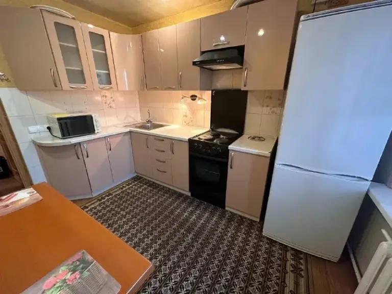 🏡Сдам 1-х комнатную квартиру
🏙️Город: донецк днр
🌇Район: киевский р-н
🗺Ориентир: шахтерская площадь, рядом донецк сити.

🔹Вся мебель и техника. Интернет.
🔹Вода по графику, бойлер.

💴Цена: 25.000 + коммунальные.
Залог. Не военным
☎📞+79494707442 Или telegram

Оплата услуг риелтора по факту заселения! Ехать на офис и вносить оплату не надо ❗️

📨Подписаться - фотография - 7