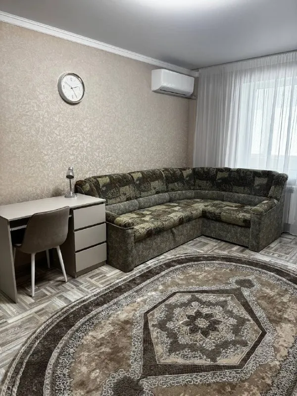 🏡Впервые сдам 2-х ком. Кв после кап. Ремонта просторная и светлая с гаражом
🌇Город: донецк днр
🗺По адресу:
🏙️Куйбышевский район, улица церетели. 2 этаж.

🔹Комнаты раздельные.
🔹Вода холодная/горячая 24/7. Накопительный бак
🔹Полностью укомплектована: холодильник, стиральная машина, микроволновая печь, плита, тв. Квартира утепленная снаружи.

💴Цена: 50.000 + коммунальные.
Залог. 📍
Аренда от 6-ти месяцев.
Без животных, граждане рф.
☎📞+79494707442 Или telegram

Оплата услуг риелтора по факту заселения! Ехать в офис и вносить оплату до просмотра не нужно❗

📨Подписаться - фотография - 2