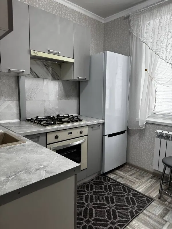 🏡Впервые сдам 2-х ком. Кв после кап. Ремонта просторная и светлая с гаражом
🌇Город: донецк днр
🗺По адресу:
🏙️Куйбышевский район, улица церетели. 2 этаж.

🔹Комнаты раздельные.
🔹Вода холодная/горячая 24/7. Накопительный бак
🔹Полностью укомплектована: холодильник, стиральная машина, микроволновая печь, плита, тв. Квартира утепленная снаружи.

💴Цена: 50.000 + коммунальные.
Залог. 📍
Аренда от 6-ти месяцев.
Без животных, граждане рф.
☎📞+79494707442 Или telegram

Оплата услуг риелтора по факту заселения! Ехать в офис и вносить оплату до просмотра не нужно❗

📨Подписаться - фотография - 4