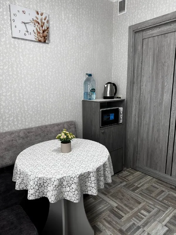 🏡Впервые сдам 2-х ком. Кв после кап. Ремонта просторная и светлая с гаражом
🌇Город: донецк днр
🗺По адресу:
🏙️Куйбышевский район, улица церетели. 2 этаж.

🔹Комнаты раздельные.
🔹Вода холодная/горячая 24/7. Накопительный бак
🔹Полностью укомплектована: холодильник, стиральная машина, микроволновая печь, плита, тв. Квартира утепленная снаружи.

💴Цена: 50.000 + коммунальные.
Залог. 📍
Аренда от 6-ти месяцев.
Без животных, граждане рф.
☎📞+79494707442 Или telegram

Оплата услуг риелтора по факту заселения! Ехать в офис и вносить оплату до просмотра не нужно❗

📨Подписаться - фотография - 7