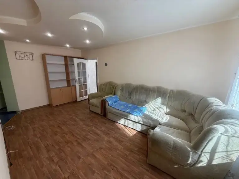 Продажа 3х комнатной квартиры на цирке - пр. Ленинский 12 !
Агентство недвижимости «статус» - твой выбор в мире недвижимости!🤝
📍 Адрес: г. Донецк, ленинский район, проспект ленинский 12
📌Основные преимущества:
✅70 Кв. М
✅ Этаж 2/9
✅В квартире сделан косметический ремонт ! Состояние - заходи и живи !
✅Новая мебель и техника !
✅Окна и коммуникации поменяны !
📌Все документы готовы к сделке!
💸 6 050 000 Руб
☎️+79495753652
📞+79496455686 - фотография - 5