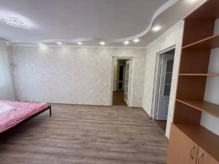 Продажа 3х комнатной квартиры на цирке - пр. Ленинский 12 !
Агентство недвижимости «статус» - твой выбор в мире недвижимости!🤝
📍 Адрес: г. Донецк, ленинский район, проспект ленинский 12
📌Основные преимущества:
✅70 Кв. М
✅ Этаж 2/9
✅В квартире сделан косметический ремонт ! Состояние - заходи и живи !
✅Новая мебель и техника !
✅Окна и коммуникации поменяны !
📌Все документы готовы к сделке!
💸 6 050 000 Руб
☎️+79495753652
📞+79496455686 - фотография - 8