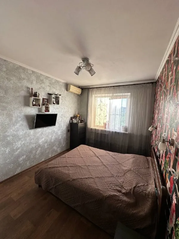 Продажа 3-х комнатной квартиры
🌇В ленинском районе донецка!
Ул. Пухова,35
✅Общая площадь: 70,7 кв. М
✅Квартира двухсторонняя — окна жилых комнат выходят в тихий зелёный двор (без шума дороги), а застеклённый балкон — на противоположную сторону.
✅Три изолированные комнаты
✅Просторный холл
✅Раздельный санузел
✅Застеклённый балкон
👍Район идеален дл. .. Age:url('//telegram. Org/img/emoji/40/e2988e. Png')">☎️+79495753652 агентство недвижимости «статус» - твой выбор в мире недвижимости!🤝
Подписаться | 📩дать объявление
📲Наш max - фотография - 2