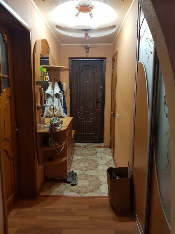 Продажа 3-комнатной квартиры

🌇Донецк в куйбышевском районе, улица лузина 6.📌

🏢Этаж - 4/5
✅Общая площадь - 58 м2
✅Квартира теплая, не угловая
✅Коммуникации поменяны
👍Квартира после ремонта
💦Вода согласно графику
🎁Остается полностью вся мебель и техника необходимая для комфортного проживания - фотография - 1