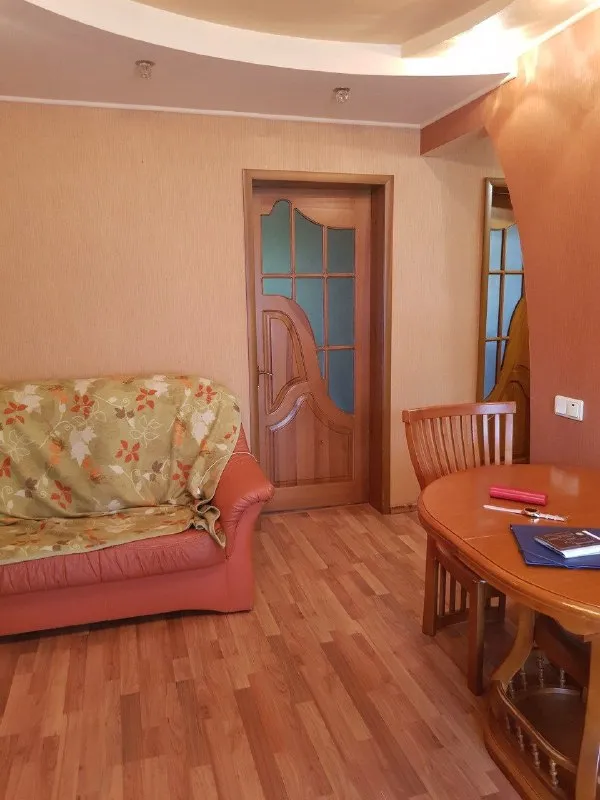 Продажа 3-комнатной квартиры

🌇Донецк в куйбышевском районе, улица лузина 6.📌

🏢Этаж - 4/5
✅Общая площадь - 58 м2
✅Квартира теплая, не угловая
✅Коммуникации поменяны
👍Квартира после ремонта
💦Вода согласно графику
🎁Остается полностью вся мебель и техника необходимая для комфортного проживания - фотография - 6