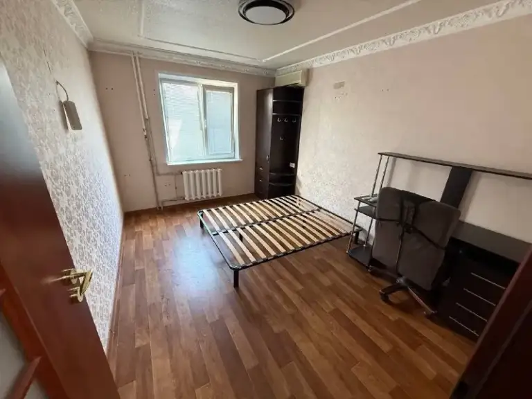 Сдаю долгосрочно!!!
Трехкомнатную квартиру
🌇Ленинский район г. Донецка
Район оцкб, ул. Рослого📌
✅Просторная, светлая квартира
✅В квартире необходимая мебель, быттехника
✅2 Лоджии
✅5 Этаж 9ти этажного дома
💦Вода по графику
👍Отличная инфраструктура
На длительный срок - фотография - 2