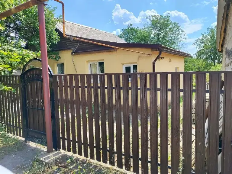 🏡Продаётся дом в петровском районе
🌇Город: донецк днр
🗺Проспект журналистов

• Общая площадь дома 55 м2

• Дом газифицированный, газовое отопление
• Санузел в доме
• Крыша перекрыта
• На территории участка есть скважина, летний душ и хоз постройки
• Рядом магазин, школа, детский caдик и остановка общественного транспорта
🔥Собственник

💴Цена: 4🍋000.000 рублей
☎️+7(949) 052-88-08

📨Подписаться - фотография - 2