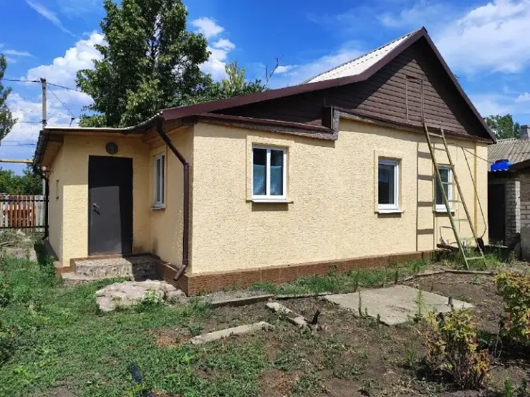 🏡Продаётся дом в петровском районе
🌇Город: донецк днр
🗺Проспект журналистов

• Общая площадь дома 55 м2

• Дом газифицированный, газовое отопление
• Санузел в доме
• Крыша перекрыта
• На территории участка есть скважина, летний душ и хоз постройки
• Рядом магазин, школа, детский caдик и остановка общественного транспорта
🔥Собственник

💴Цена: 4🍋000.000 рублей
☎️+7(949) 052-88-08

📨Подписаться - фотография - 3