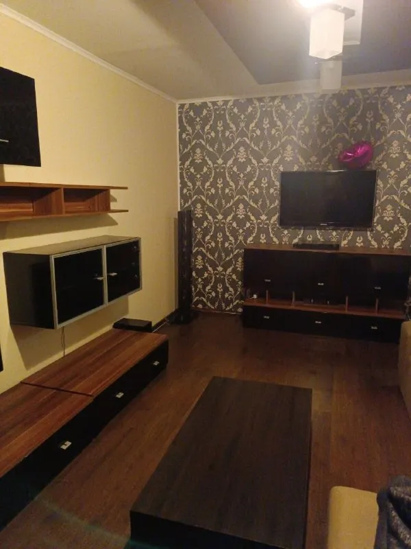 ‼❗‼ Сдается‼❗‼
🏡2-Х комн. Кв. , ул. Довженко, рядом автостанция
🗺Буденовская
🌇Город: донецк днр
🏙️Район: будённовский р-н

‼❗ Установят накопительную емкость. ..
🔹Замена мебели в детской комнате обсуждается‼️

🔥В квартире выполнен хороший ремонт.
🔹Имеется вся современная мебель и бытовая техника: холодильник, стиральная машина автомат. ..
🔹Предпочтения: пара, семья, можно с ребёнком школьного возраста, без домашних животных.

💴Стоимость: 30.000 руб. + ком. Услуги
☎☎☎+7949-419-63-79

Аренда донецк днр - фотография - 7