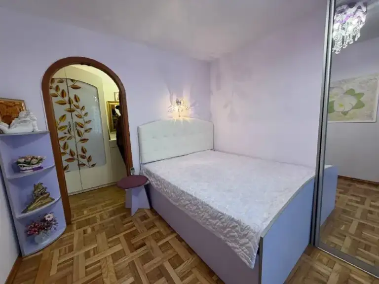Продажа 2х-комнатной квартиры
🌇Донецк в ленинском районе,
Ориентир - парк славянской культуры - храм петра и февронии, ленинский проспект📌
🏢Этаж - 1/9
✅Площадь - 47 м2, кухня - 7 м2
✅Цоколь высокий, уровень второго этажа!
✅Квартира теплая, на полу паркет из натурального дуба - состояние идеальное, теплый пол.
✅Натяжные потолки
🎁Остается полнос. .. >❗️цена снижена!
📲☎️+7 (949) 513 13 00
📲☎️+7 (949) 037 06 36
Подписаться | 📩дать объявление
📲Наш max - фотография - 4