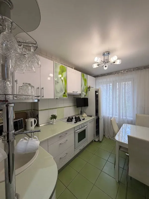Продажа 2х-комнатной квартиры
🌇Донецк в ленинском районе,
Ориентир - парк славянской культуры - храм петра и февронии, ленинский проспект📌
🏢Этаж - 1/9
✅Площадь - 47 м2, кухня - 7 м2
✅Цоколь высокий, уровень второго этажа!
✅Квартира теплая, на полу паркет из натурального дуба - состояние идеальное, теплый пол.
✅Натяжные потолки
🎁Остается полнос. .. >❗️цена снижена!
📲☎️+7 (949) 513 13 00
📲☎️+7 (949) 037 06 36
Подписаться | 📩дать объявление
📲Наш max - фотография - 8