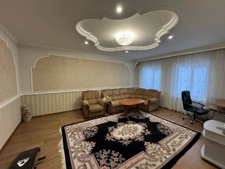 Продажа дома 📍киевский район ул. Ахромеева 5.
Стройте свое пространство с агентством недвижимости город.
Вы мечтаете - мы реализовываем💫
🏗Район: киевский
🏘Комнат - 5
🚪Общая площадь - 200 м2
Уют, комфорт, качество :
• Встроенная кухня
• Межкомнатные двери, натуральное дерево
• Сантехника в идеальном состоянии
🏡 200 М2 - 5 комнат
Участок 6 соток земля приватизирована (акт).
📌Качественные материалы использовались в процессе строительства и ремонта.
📌Коммуникации (вода, свет, отопление, газ)
📌3 Просторные спальни
📌Функционально продуманно на 100%.
•По периметру участка забор
•Двор выложен качественной плиткой (фэм).
•Асфальтированная улица удобный подъезд к дому
10 Минут и вы на площади ленина.
5 Минут и вы в самом большом торговом центре донецка - donetsk сity ❗️
Документы готовы 🇷🇺
Собственник на сделке.
💵Цена: 13 000 000 рублей
☎️Телефон: +7 (949) 505 93 39
☎️Телефон: +7 (949) 513 13 00 - фотография - 8