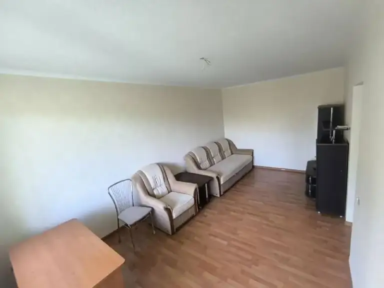 Продажа двухкомнатной квартиры

🌇Донецк в калининском районе, улица капитана ратникова, 12.📌

🏢Этаж - 3/9
✅Площадь квартиры - 49 м2

❗️В квартире:
- Кухня 7 м2.
-Новые коммуникации (трубы, проводка)
🎁Все что на фото остается.
👍После ремонта никто не жил.

✅Хорошая транспортная развязка. Сады, школы, магазины
Все что нужно для комфортной жизни в шаговой доступности - фотография - 4