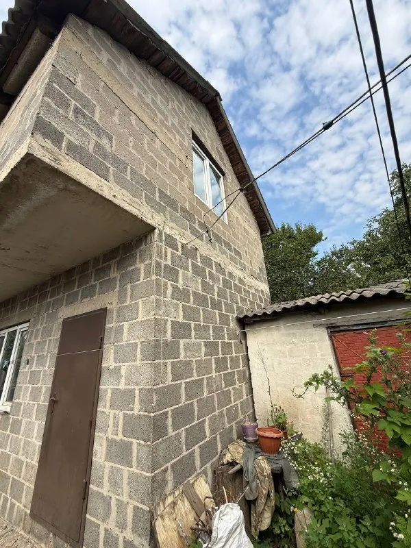 Продажа двух домов на одном участке ! Куйбышевский район!

📍Первая площадка, улица нарвская

✅Общая площадь дома: 65
✅Площадь участка: 5 соток
✅Второй дом общей площадью: 120 квадратных метров
✅Рядом школа и спортивный комплекс, остановка общественного транспорта

📌Документы полностью готовы к сделке

💸 Цена: 3 000 000 рублей

☎️+79496455686
📞+79490774949

Принимаем звонки в любое время! - фотография - 4