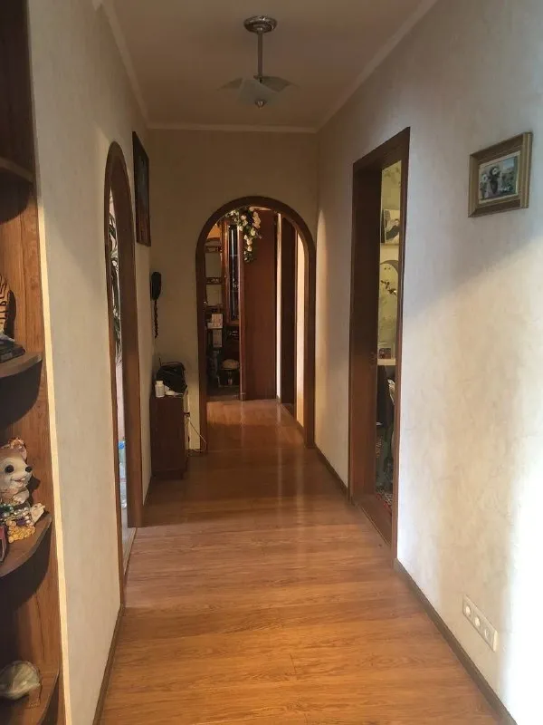 🏡Продаётся 4-х комнатная квартира
🏙️Город: донецк днр
🌇Район: куйбышевский р-н
🗺Микрорайон магистральный, улица куйбышева 209

🔹В квартире выполнен ремонт
🔹Квартира продаётся частично с мебелью
🔹Вода по графику
🔹Установлена накопительная система и насос на 500 литров воды
🔹Рядом гипермаркет галактика, школа № 51
🔥Собственник

💴Цена: 7🍋800.000 рублей
☎️+7(949) 385-93-57 Сергей

📨Подписаться - фотография - 3