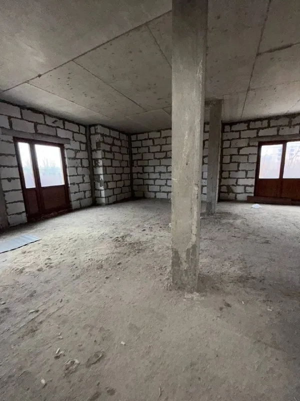 ☎️+7 (949) 037 06 36

☎️+7 (949) 505 93 39

Продажа дома в закрытом коттеджном комплексе «калинкино»🏙️
Калининский район донецка !!

- 270 Квадратных метров отдельно стоящего дома с двумя гаражами!(рядом пр. Мира)

Документы готовы !собственик в донецке🇷🇺
Ключи 🔑 в агентстве ❕
Показ в любое время по договоренности за час ❕
10 Соток земли приватизированы

Преимущества:
✔️Закрытый комплекс
✔️ Охрана 24/7,видеонаблюдение
✔️Гараж на две машины
✔️Дом свободной планировки
✔️Высокие потолки
✔️Шикарный участок
✔️Монгальная зона

Цена: 18.000.000 торг

☎️+7 (949) 037 06 36

☎️+7 (949) 505 93 39 - фотография - 5