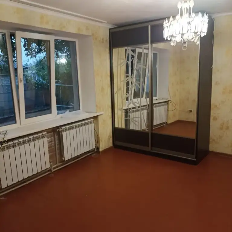 🏡Продаю добротный дом
150 М2
🏙️Город: донецк днр
🌇Район: куйбышевский р-н
🗺Мкр-н азотный

🔹В два этажа + ( подвал, погреб, птичник-технический этаж)
🔹Улица с большим количеством детей
🔹Документы рф
🔥Собственник

💴Цена: 8🍋000.000 млн. Рублей

☎️+7(901)3347179
☎️+7(949)0273937 Виктория

Недвижимость днр - фотография - 1