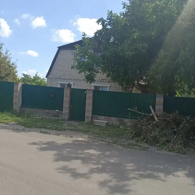 🏡Продаю добротный дом
150 М2
🏙️Город: донецк днр
🌇Район: куйбышевский р-н
🗺Мкр-н азотный

🔹В два этажа + ( подвал, погреб, птичник-технический этаж)
🔹Улица с большим количеством детей
🔹Документы рф
🔥Собственник

💴Цена: 8🍋000.000 млн. Рублей

☎️+7(901)3347179
☎️+7(949)0273937 Виктория

Недвижимость днр - фотография - 8