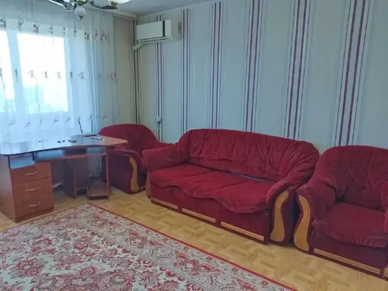 Аренда 3-х комнатной квартиры
🌇Донецу в куйбышевском районе, ориентир предприятие "лучиано"📌
✅Этаж 9/10
✅Общая пл. 68 кв. М.
✅Все комнаты раздельные, лоджия + балкон.
✅Укомплектована всей необходимой мебелью и бытовой техникой.
💦Вода по графику.
👍Квартира чистая, в хорошем состоянии. Сдается порядочным семейным людям без вредных привычек. - фотография - 5
