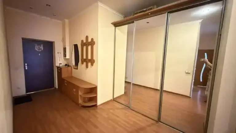 🏡Сдам 3-х комнатную квартиру
🏙️Город: донецк днр
🌇Район: калининский р-н
🗺Жк диск, 5 эт.

🔹Вода 24/7 холодная, горячая, накопительный бак 300л.
🔹Закрытая охраняемая территория, консьерж, детская площадка, детская комната в жк.
🔹Комнаты раздельные.
🔹Квартира укомплектована мебелью и техникой!
🔹Для семьи, можно с детьми.
📍Без животных!

💴Цена: 65.000 рублей+ коммунальные.
📍Залог.

☎📞+79493220174 +79498342961 Или telegram/мах

Оплата услуг риелтора по факту заселения! Ехать в офис и вносить оплату до просмотра не надо❗

Аренда донецк днр - фотография - 10