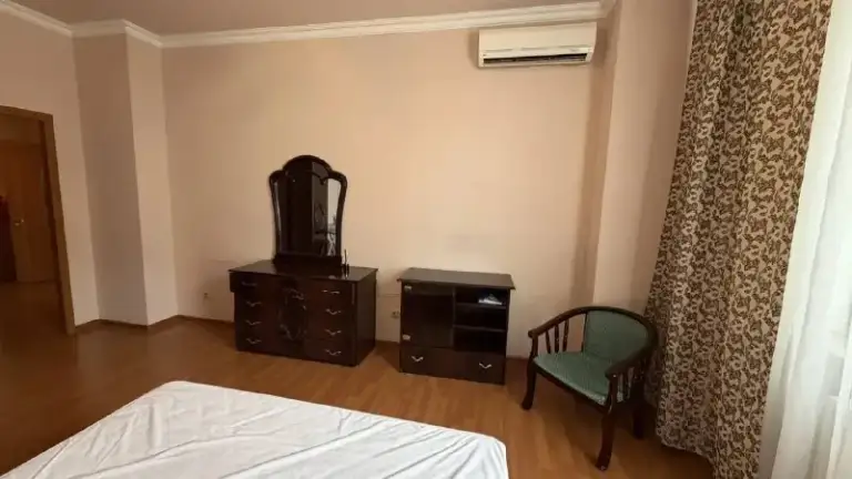 🏡Сдам 3-х комнатную квартиру
🏙️Город: донецк днр
🌇Район: калининский р-н
🗺Жк диск, 5 эт.

🔹Вода 24/7 холодная, горячая, накопительный бак 300л.
🔹Закрытая охраняемая территория, консьерж, детская площадка, детская комната в жк.
🔹Комнаты раздельные.
🔹Квартира укомплектована мебелью и техникой!
🔹Для семьи, можно с детьми.
📍Без животных!

💴Цена: 65.000 рублей+ коммунальные.
📍Залог.

☎📞+79493220174 +79498342961 Или telegram/мах

Оплата услуг риелтора по факту заселения! Ехать в офис и вносить оплату до просмотра не надо❗

Аренда донецк днр - фотография - 3