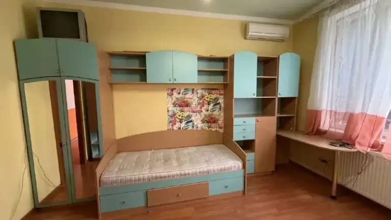 🏡Сдам 3-х комнатную квартиру
🏙️Город: донецк днр
🌇Район: калининский р-н
🗺Жк диск, 5 эт.

🔹Вода 24/7 холодная, горячая, накопительный бак 300л.
🔹Закрытая охраняемая территория, консьерж, детская площадка, детская комната в жк.
🔹Комнаты раздельные.
🔹Квартира укомплектована мебелью и техникой!
🔹Для семьи, можно с детьми.
📍Без животных!

💴Цена: 65.000 рублей+ коммунальные.
📍Залог.

☎📞+79493220174 +79498342961 Или telegram/мах

Оплата услуг риелтора по факту заселения! Ехать в офис и вносить оплату до просмотра не надо❗

Аренда донецк днр - фотография - 4