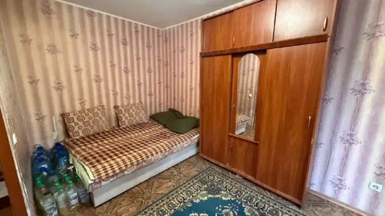 🏡Сдам 1-х комнатную квартиру
🏙️Город: донецк днр
🌇Район: кировский р-н
🗺Мкр-н текстильщик, ул. Островского

🔹Этажность–4/9 жилого дома

🔹Гостинка, малогабаритная.
🔹Вода по графику холодная!
🔹Мебель, техника, холодильник, стиральная машина, интернет.

💴Цена: 12.000 рублей+ коммунальные.
📍Залог.

☎️📞+79493220174 +79498342961 Или telegram / мах

Оплата услуг риелтора по факту заселения! Ехать в офис и вносить оплату до просмотра не надо❗

📨Подписаться - фотография - 1