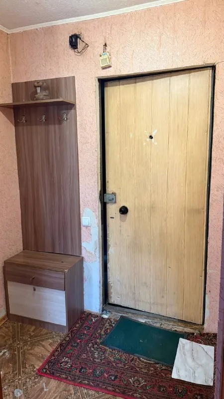 🏡Сдам 1-х комнатную квартиру
🏙️Город: донецк днр
🌇Район: кировский р-н
🗺Мкр-н текстильщик, ул. Островского

🔹Этажность–4/9 жилого дома

🔹Гостинка, малогабаритная.
🔹Вода по графику холодная!
🔹Мебель, техника, холодильник, стиральная машина, интернет.

💴Цена: 12.000 рублей+ коммунальные.
📍Залог.

☎️📞+79493220174 +79498342961 Или telegram / мах

Оплата услуг риелтора по факту заселения! Ехать в офис и вносить оплату до просмотра не надо❗

📨Подписаться - фотография - 7