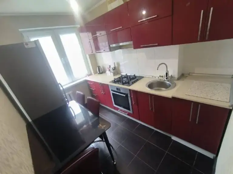 Продажа 2х-комнатной квартиры

🌇Донецк в ленинском районе,
Улица речная 42📌

🏢Этаж - 9/9
✅Общая площадь - 50 м2
🎁Продается с мебелью и бытовой техникой:
✅Окна пластиковые, лоджия утеплена, сантехника, стояки поменяны - состояние отличное
✅Санузел совмещен
✅Натяжные потолки - фотография - 4
