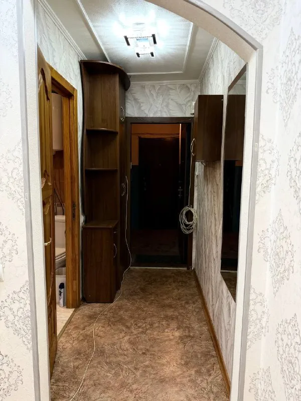 🏡Сдам 2-х комнатную квартиру
🌇Город: донецк днр
🏙️Район: калининский
🗺Ул. Цусимская. Ор. Калининский рынок.

- 1/5Этаж.
- В жилом состоянии.
- Имеется необходимая мебель, двуспальная кровать, диван, из техники: холодильник, телевизор, стиральная машина.
• Вода по графику в квартиру поступает.
• Развита инфраструктура.
• В шаговой доступности магазины, рынок, остановка общественного транспорта. Парк, школа, детский сад.

Аренда: 37.000 руб. + коммунальные.

Телефон/ telegram
@Doneck_dn
☎️+79495126813
📲+79496591721 Эрика

Аренда донецк днр - фотография - 6