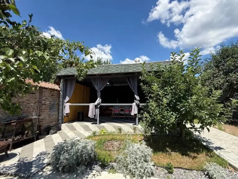 Продажа дома с участком в ленинском районе донецка!

📍Адрес: ул. Стратонавта украинского
(Рядом: оцкб и парк славянской культуры)

✅Участок 6 соток в собственности.
✅На территории два дома:
✔️ Новый дом — 150 м²
Абсолютно новый! Качественный ремонт, вся мебель и техника уже на месте. Заезжай и живи!
✔️Второй дом — 100 м²
✅В хорошем жилом состоянии, крепкий, можно использовать под гостей или сдавать.
✅Современная беседка
✅Видеонаблюдение по периметру

📌Отличный вариант для большой семьи или инвестиций

💸Цена: 12 000 000 ₽
(Торг уместен)

☎️+79496455686
📞+79490774949

📌Принимаем звонки в любое время!
📌Больше фото и видео объекта по запросу! - фотография - 10