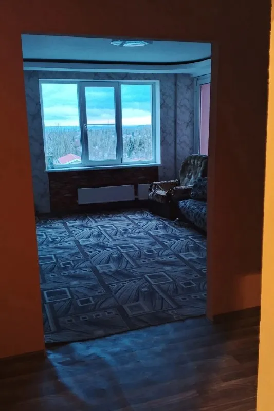 Срочная продажа, цена снижена!
Продам квартиру 3 комнатную 1/5
Город ждановка
Ориентир: трасса на енакиево
Особенности объекта:
-Площадь 64 кв. М. ;
-Сан. Узел совместный;
-Окна пластиковые;
-Качественная входная дверь;
-Состояние жилое, не угловая, очень теплая;
-Вся мебель остается, водонагревательный бойлер, холодильник, стиральная машинка;
-Наличный расчет;
-Документы готовы к продаже;
Удобное расположение: рядом есть все необходимое для жизни – школа, садик, магазины, супермаркеты, рынок.
Стоимость 1650 000 рублей;
Просмотр в любое удобное время
Валентин +7949 554 15 98 telegram
▪️ Недвижимость большого харцызска 👈 подписаться
▪️ Разместить объявление
▪️ Обсудить - фотография - 5