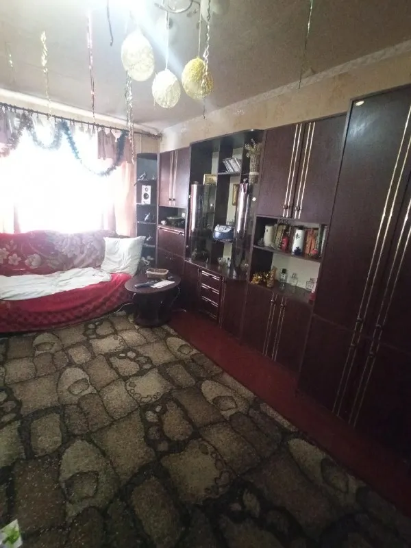 Срочная продажа, цена снижена!
Продам квартиру 3 комнатную 1/5
Город ждановка
Ориентир: трасса на енакиево
Особенности объекта:
-Площадь 64 кв. М. ;
-Сан. Узел совместный;
-Окна пластиковые;
-Качественная входная дверь;
-Состояние жилое, не угловая, очень теплая;
-Вся мебель остается, водонагревательный бойлер, холодильник, стиральная машинка;
-Наличный расчет;
-Документы готовы к продаже;
Удобное расположение: рядом есть все необходимое для жизни – школа, садик, магазины, супермаркеты, рынок.
Стоимость 1650 000 рублей;
Просмотр в любое удобное время
Валентин +7949 554 15 98 telegram
▪️ Недвижимость большого харцызска 👈 подписаться
▪️ Разместить объявление
▪️ Обсудить - фотография - 7