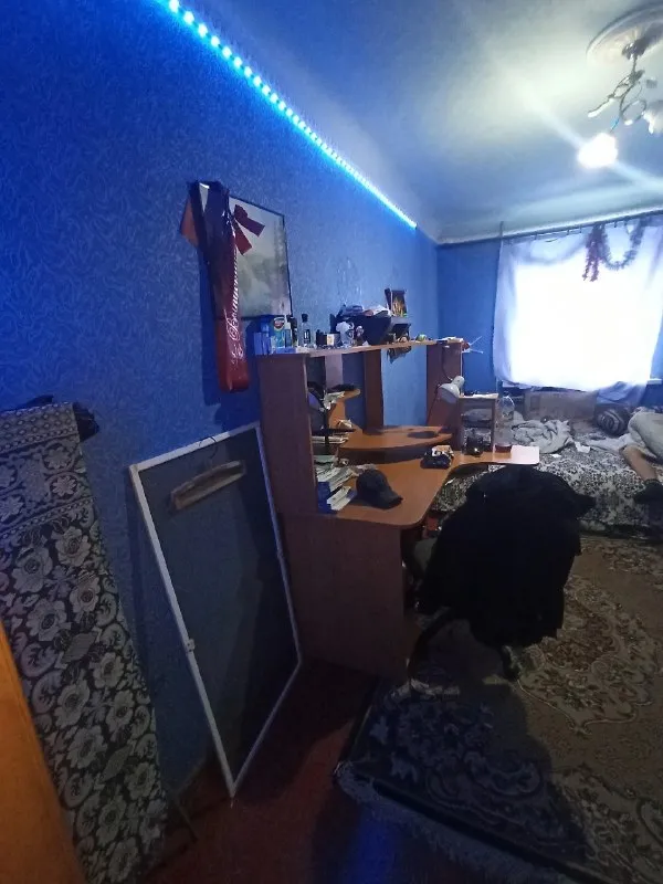 Срочная продажа, цена снижена!
Продам квартиру 3 комнатную 1/5
Город ждановка
Ориентир: трасса на енакиево
Особенности объекта:
-Площадь 64 кв. М. ;
-Сан. Узел совместный;
-Окна пластиковые;
-Качественная входная дверь;
-Состояние жилое, не угловая, очень теплая;
-Вся мебель остается, водонагревательный бойлер, холодильник, стиральная машинка;
-Наличный расчет;
-Документы готовы к продаже;
Удобное расположение: рядом есть все необходимое для жизни – школа, садик, магазины, супермаркеты, рынок.
Стоимость 1650 000 рублей;
Просмотр в любое удобное время
Валентин +7949 554 15 98 telegram
▪️ Недвижимость большого харцызска 👈 подписаться
▪️ Разместить объявление
▪️ Обсудить - фотография - 8