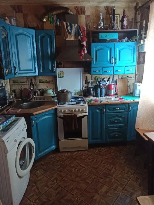 Срочная продажа, цена снижена!
Продам квартиру 3 комнатную 1/5
Город ждановка
Ориентир: трасса на енакиево
Особенности объекта:
-Площадь 64 кв. М. ;
-Сан. Узел совместный;
-Окна пластиковые;
-Качественная входная дверь;
-Состояние жилое, не угловая, очень теплая;
-Вся мебель остается, водонагревательный бойлер, холодильник, стиральная машинка;
-Наличный расчет;
-Документы готовы к продаже;
Удобное расположение: рядом есть все необходимое для жизни – школа, садик, магазины, супермаркеты, рынок.
Стоимость 1650 000 рублей;
Просмотр в любое удобное время
Валентин +7949 554 15 98 telegram
▪️ Недвижимость большого харцызска 👈 подписаться
▪️ Разместить объявление
▪️ Обсудить - фотография - 9