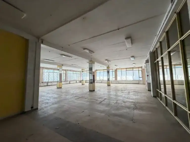 Аренда отдельно стоящего здания!
🌇Донецк, куйбышевский район - смолянка, ул. Куйбышева📌
✅Идеальное расположение в начале района, в непосредственной близости от проспекта панфилова
✅Отдельно стоящее двухэтажное складское здание торгово - складского типа. Оборудовано лифтом
✅Общая площадь : 3.600 кв
✅3 Этажа по 1000 кв и склад 600 кв
✅Закрытая охраняемая территория
💦Вода подается по графику
✅Фасадный вход ‼️
✅Объекты внесены в рос. Реестр.
✅Крыша не течет, 50 киловатт мощности.
❗️На данной базе возможно размещение различных видов бизнеса!
💰Стоимость 300 ₽ за кв. М.
📲☎️+79496455686 - фотография - 7
