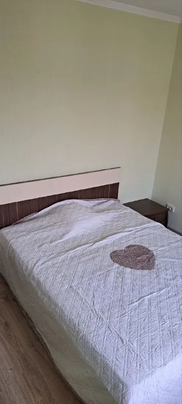 Аренда 3-комнатной квартиры в калининском районе, улица павших коммунаров, клиническая больница №3, спортивный клуб "спортмакс"

Стройте свое пространство с агентством недвижимости город.
Вы мечтаете - мы реализовываем💫

🏗Район: калининский
🏘Комнат - 3

Сдается чистая, уютная трехкомнатная квартира в калининском районе донецка, клиническая больница №3, рядом один из лучших спортивных клубов донецка!!!

Отличная инфраструктура:
✔️Спортивный клуб "спортмакс"
✔️Клиническая больница №3
✔️Площадь калинина

Отличная транспортная развязка, транспорт в любую точку города. Все в пешей доступности : ✔️супермаркеты, магазины
✔️Школы, садики
✔️Больница
✔️Спортклуб

💵Цена: 60.000 рублей
☎️Телефон: +7 (949) 630 77 76 - фотография - 5