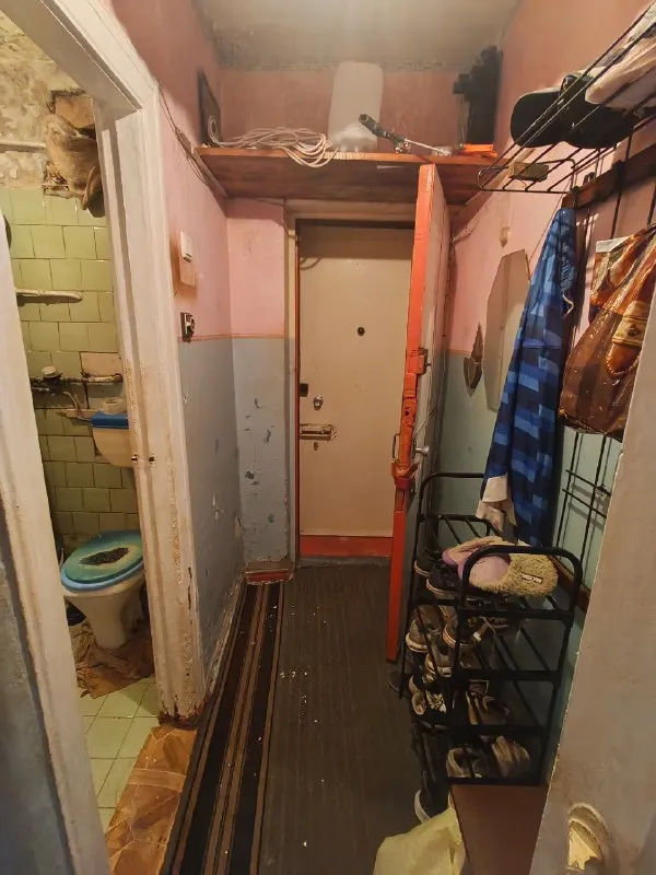 Срочно продам квартиру 2 комнатную 1/4
Город харцызск, ул. Сеченова
Ориентир: пару минут до центра города
Особенности объекта:
- Площадь 43,38 кв. М. ;
- Не угловая, очень теплая
- Сан. Узел совместный;
- Состояние полностью под ремонт;
- Отопление центральное, газовый счетчик, газовая колонка, водомер;
- Документы готовы к продаже, наличный расчет, мат. Капитал;
- Прописанных нет, долгов нет.
Удобное расположение: рядом есть все необходимое для жизни – школа, садик, магазины, супермаркеты, остановка, рынок. Уютный, чистый двор с парковочными местами для авто.
Стоимость 1 900 000 рублей (торг при просмотре) + услуги агентства.
Просмотр по договоренности!
Валентин феникс +7949 554 15 98 telegram, макс;
Миранда +79490983898

▪️ Недвижимость большого харцызска 👈 подписаться
▪️ Разместить объявление
▪️ Обсудить - фотография - 5