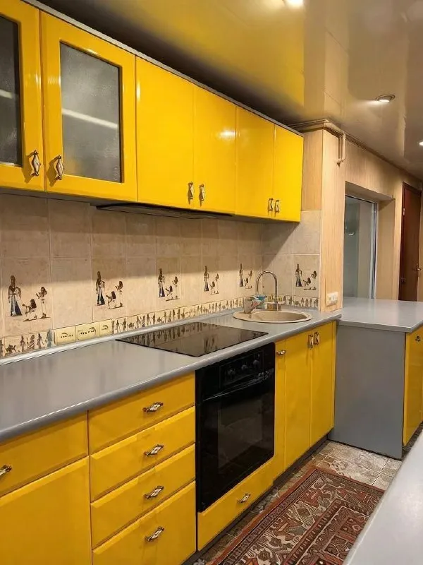 Продам элитный жилой дом
Общей площадью 130 кв. М

🌇Расположе в донецке, буденновский район. 📌

🏠 Внутренняя планировка включает гардеробную, три выхода во двор, зимний сад с террасой, веранду и кладовую.
✅ На территории расположен просторный гараж с выводом коммуникаций на улицу.
✅Фасад здания и двор облицованы природным камнем. Обеспечен свободный въезд на участок.
💧 Водоснабжение осуществляется по графику (два дня подачи, один день перерыв).

💰Стоимость: 7 800 000 рублей.

📲☎️+79495107010
📲☎️+79494601984

Подписаться  |  📩дать объявление
📲Наш max - фотография - 2