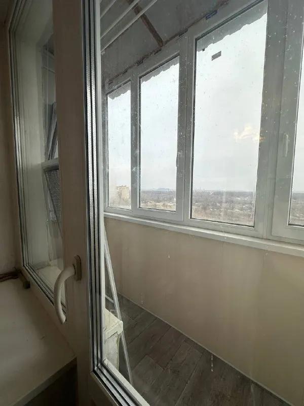 ‼️Продажа ! Текстильщик‼️
Текстильщик, пинтера. Продается 1 ком. Квартира, этажность 9-9 ти. Не угловая, теплая. Крыша отремонтирована.
Окна пластик, балкон застеклен пластик. Есть кондиционер.
Новая входная дверь. Санузел в кафеле.
Показ в любое время. Ключи в агентстве.
Документы готовы! Собственник на сделке. Никто не прописан.
Цена 1,900,000р + торг!
+79498382599 Галина ан
*Ок. Риэлтор* - фотография - 4