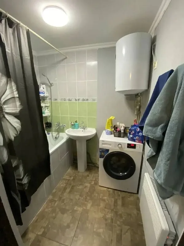 Продажа 3х комнатного дома

🌇Адрес: донецк, буденновский район, ул. 10 февраля📌

💰 Цена: 4 500 000 руб.

💦(Вода 24/7)
✅ Общая площадь дома: 52.4м²
🌎 Земельный участок: 5.65 соток
✅ Коммуникации: электричество (новая проводка), по улице газовая труба, центральное водоснабжение, канализация
✅ Установлены накопительные баки (бойлер для горячей воды)
✅ Состояние: comfort-class (ремонт 2026)
🚾 Санузел в доме и на улице
📑 Документы готовы

📲☎️+7(949)-358-87-33 Владислав ан "дон сити"

Подписаться  |  📩дать объявление
📲Наш max - фотография - 10