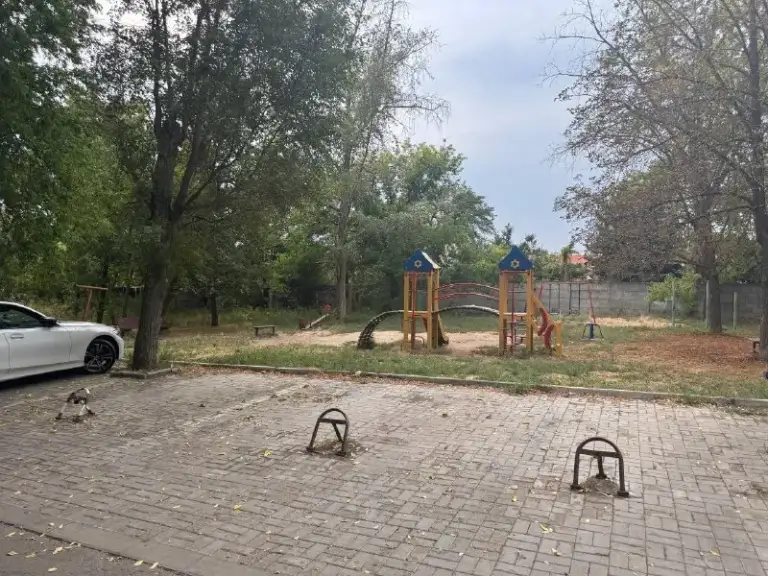 Продажа 3х комнатной квартиры

🌇В калининском районе донецка, шахтостроителей 26📌

✅Площадь квартиры 67м2
💦Вода доходит
✅Вся необходимая мебель и техника есть!
✅Этаж 1/9
✅Красивый ухоженный двор, парковка, детская площадка
📍В шаговой доступности, парки, школы, дет. Сады - фотография - 4
