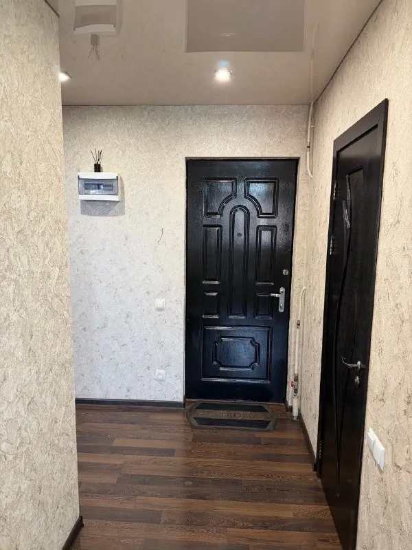 🏡Продам 3-х комнатную квартиру
📍Г. Донецк днр
Ленинский р-н
Улица аравийская дом 7
Ориентир конти

•Этажность –9/9 жилого дома
•Общая площадь–66 м2

•Капитальный ремонт делался в 2020 году, крыша не течет
•Санузел совмещенный

•Вся мебель и техника остается в квартире
•Удобное расположение квартиры, хорошая транспортная развязка
🔥Собственник

💴Цена: 6🍋500.000 рублей
☎️+7(949) 428-85-67
☎️+7(992) 047-50-85

📨Подписаться - фотография - 1