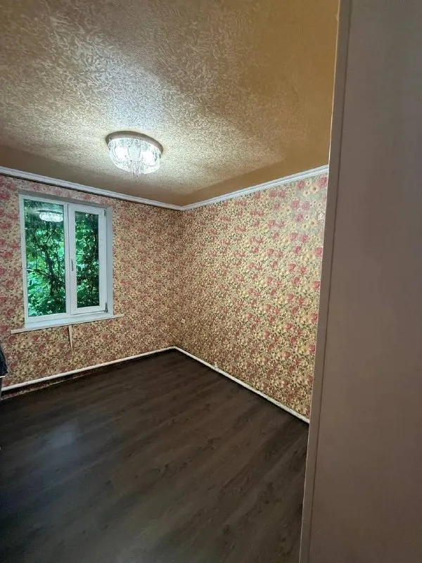 Продам 2-х комнатный дом

🌇Г. Донецк (улица лучинского, ориентир ас буденновская)📌

✅Общая площадь дома 48 кв. М
✅Санузел в доме.
🅿На территории участка есть гараж, погреб и летний душ.
📍Рядом магазины, рынок, школа и автостанция.

📑Документы готовы.
💰Цена 4.000.000 ₽

📲☎️+7949-575-36-52 - Валерия(ан «статус»)
📲☎️+7949-645-56-86 - Антон(ан «статус»)

Подписаться  |  📩дать объявление
📲Наш max - фотография - 3