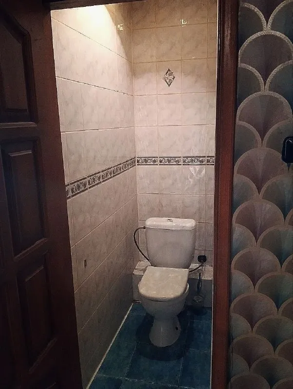 🏡Продаётся 3-х комнатная квартира
📍Г. Донецк днр
Куйбышевский р-н
Микрорайон азотный, улица саянская

•Комнаты раздельные,
Высокие потолки, окна деревянные
•Рядом продуктовый магазин, рынок, остановка общественного транспорта, больница, лицей и школа.
•Документы готовы
🔥Собственник

💴Цена: 4🍋000.000 рублей
☎️+7(949) 519-67-83 Иван

📨Подписаться - фотография - 4