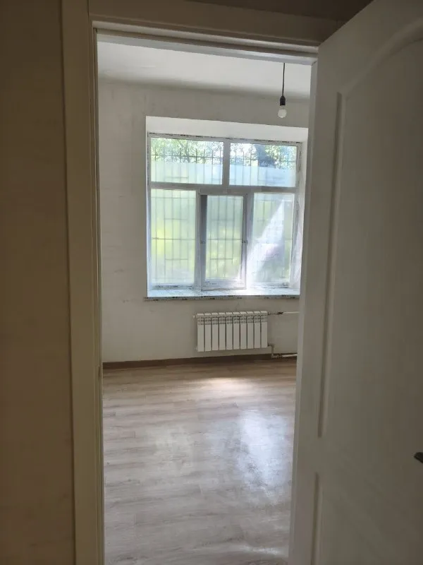 Продам 1-комнатную квартиру

🌇В ворошиловский район, центр, г. Донецка. Кинотеатр шевченко, пр-т театральный📌

👍Под салон красоты.

✅Общая площадь: 28 м2
✅ Кухня: 8.8 м2
✅ 1 Этаж 4 этажного дома
✅ Хорошая транспортная развязка.

💰Стоимость: 3 500 000 руб.

📲☎️+7(949)327-98-90 Наталья владимировна
Ан новый донбасс - полное юридическое сопровождение сделки с недвижимостью

Подписаться  |  📩дать объявление
📲Наш max - фотография - 6