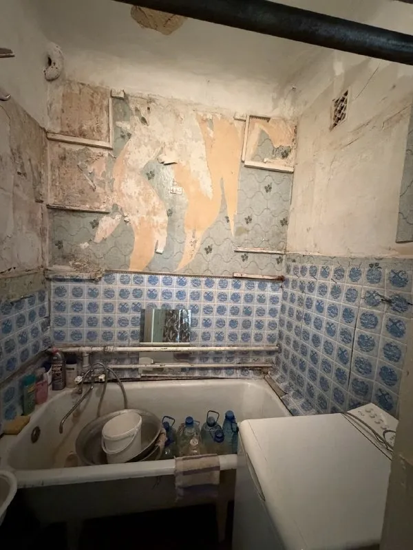 Продажа 2-комнатной квартиры в куйбышевском районе
Стройте свое пространство с агентством недвижимости город.
Вы мечтаете - мы реализовываем💫
🏗Район: куйбышевский
🏘Комнат - 2
🏢Этаж - 1/2
🚪Общая площадь - 49 м2
Продается двухкомнатная квартира в куйбышевском районе донецка, улица островского, 43. Ориентир - микрорайон "азотный".
📌Дом кирпичный
📌Высота потолка 2.8 метра
📌Не угловая
📌Комнаты раздельные
📌Квартира теплая
📌Вода по графику
В квартире имеется подвал, рядом с домом хозпостройка из шлакоблока (сарай с подвалом), перед домом небольшой участок земли.
Квартира под ремонт.
Реальному покупателю хороший торг!
Документы готовы.
💵Цена: 2 500 000 рублей
☎️Телефон: +7 (949) 513 85 58
☎️Телефон: +7 (949) 513 13 00 - фотография - 4